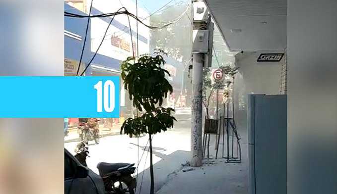 VÍDEO: FOGO EM FIAÇÃO ELÉTRICA ASSUSTA POPULAÇÃO NO CENTRO - News Rondônia