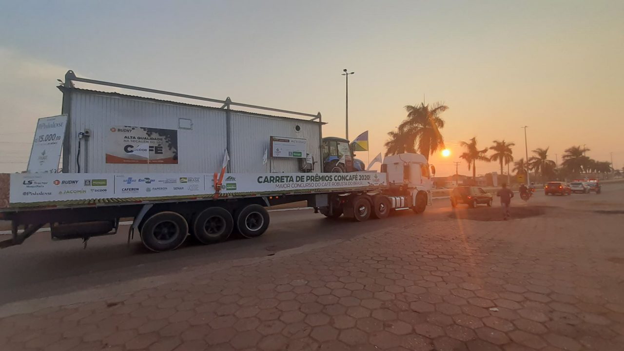 VALORIZAÇÃO: Carreta de prêmios chama a atenção para o 5º Concafé ao percorrer municípios de Rondônia - News Rondônia