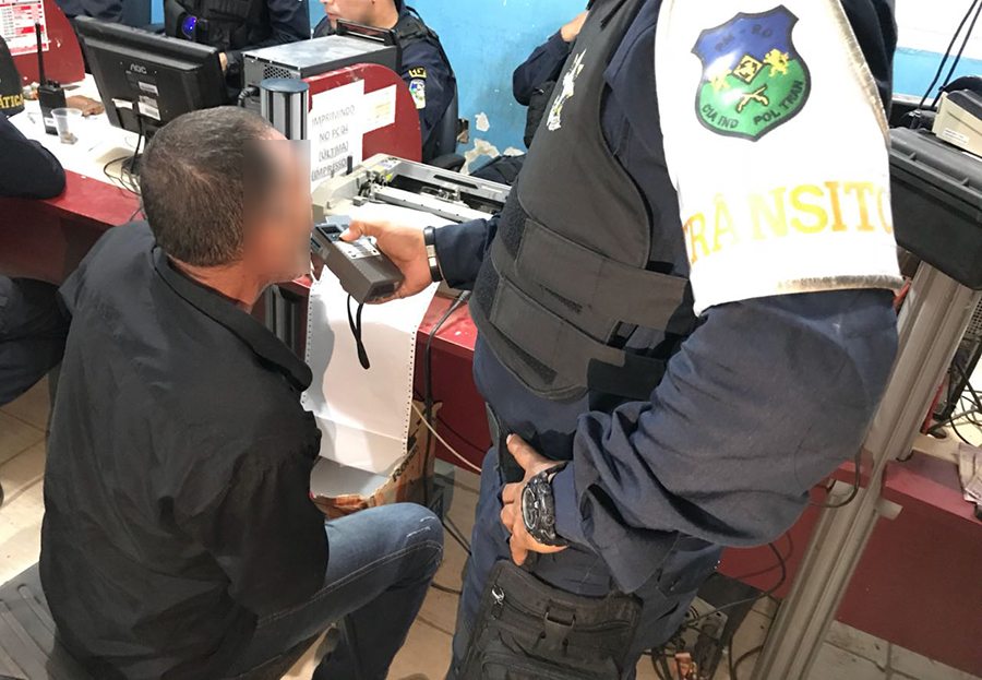 EMPRESÁRIO É PRESO EMBRIAGADO PILOTANDO MOTO DE LUXO - News Rondônia