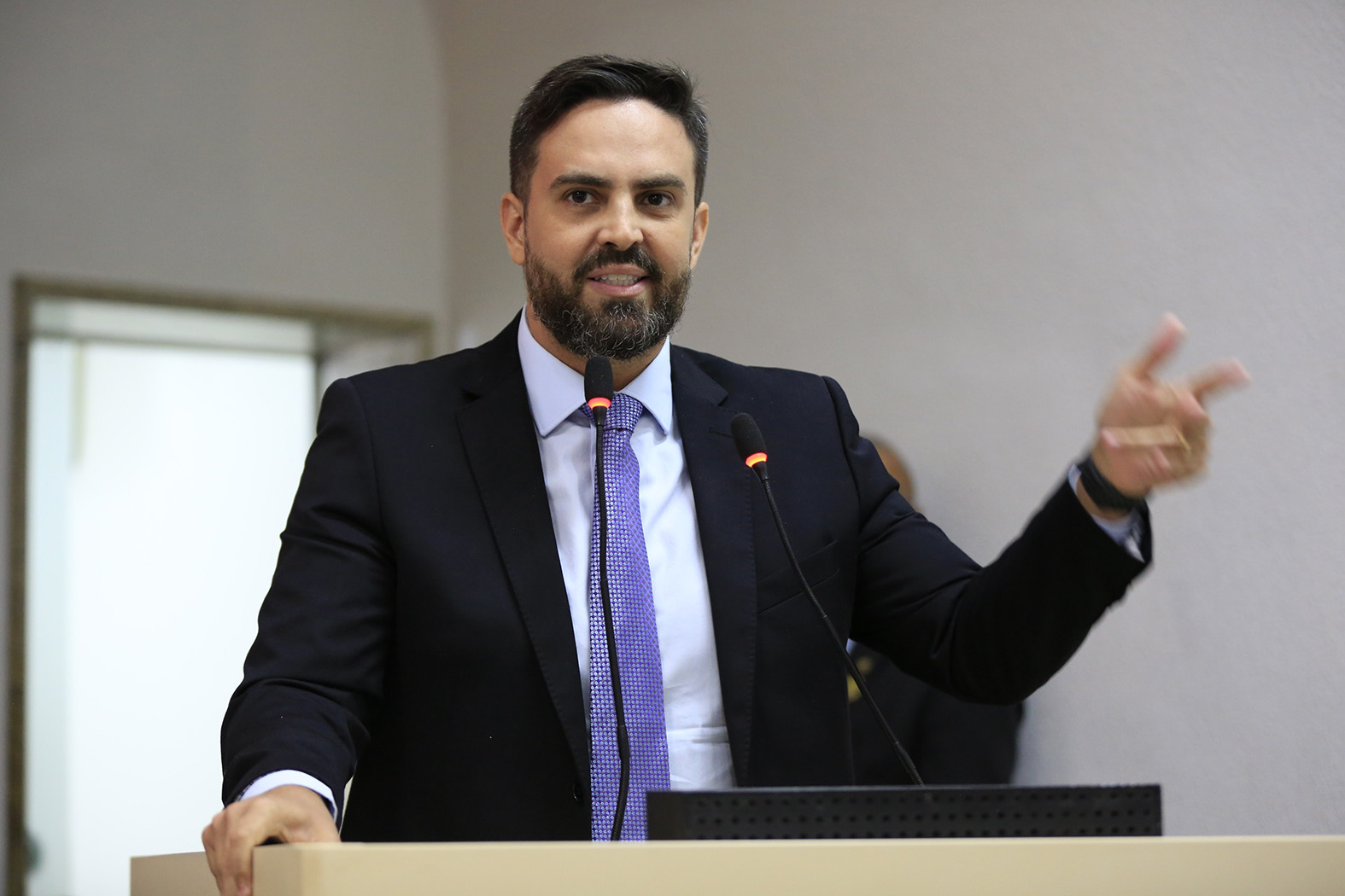 LÉO MORAES PEDE INCLUSÃO DE SERVIDORES DA SAÚDE NA LEI DO DUPLO VÍNCULO - News Rondônia