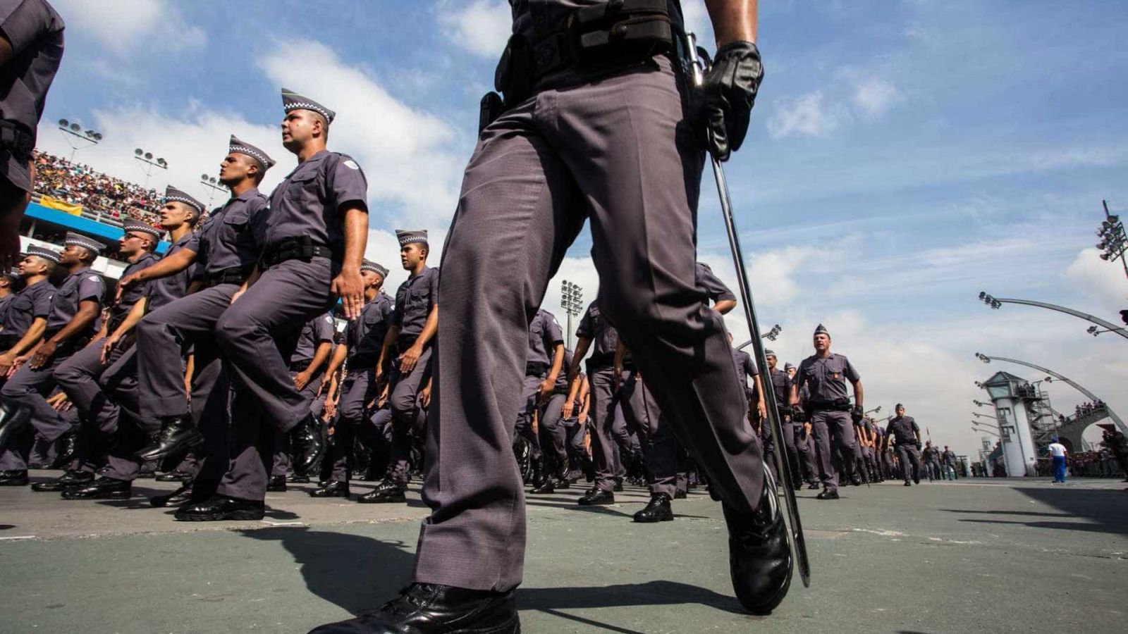 'EXISTEM MUITOS GAYS NA PM', DIZ SOLDADO AMEAÇADO POR BEIJAR RAPAZ - News Rondônia