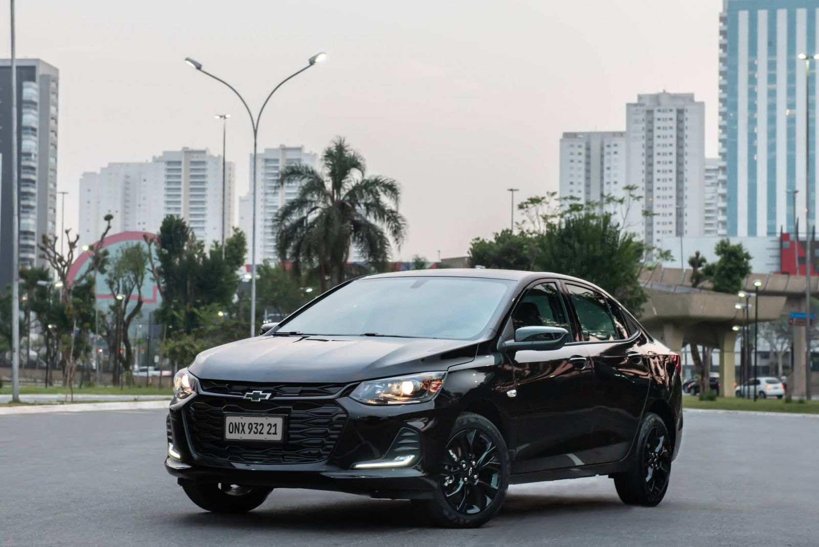 Grife global Midnight chega ao Chevrolet Onix Plus - News Rondônia