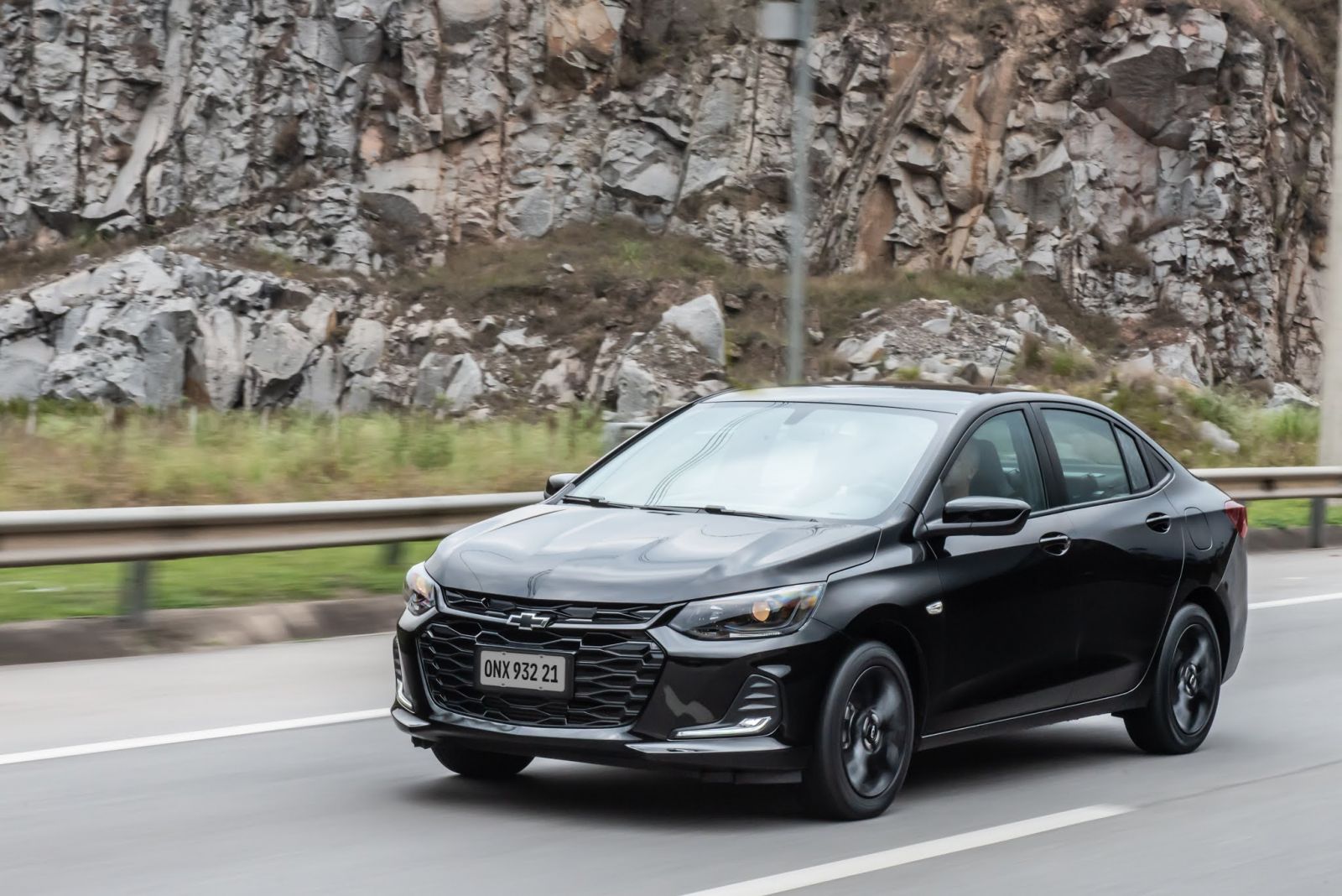 Grife global Midnight chega ao Chevrolet Onix Plus - News Rondônia