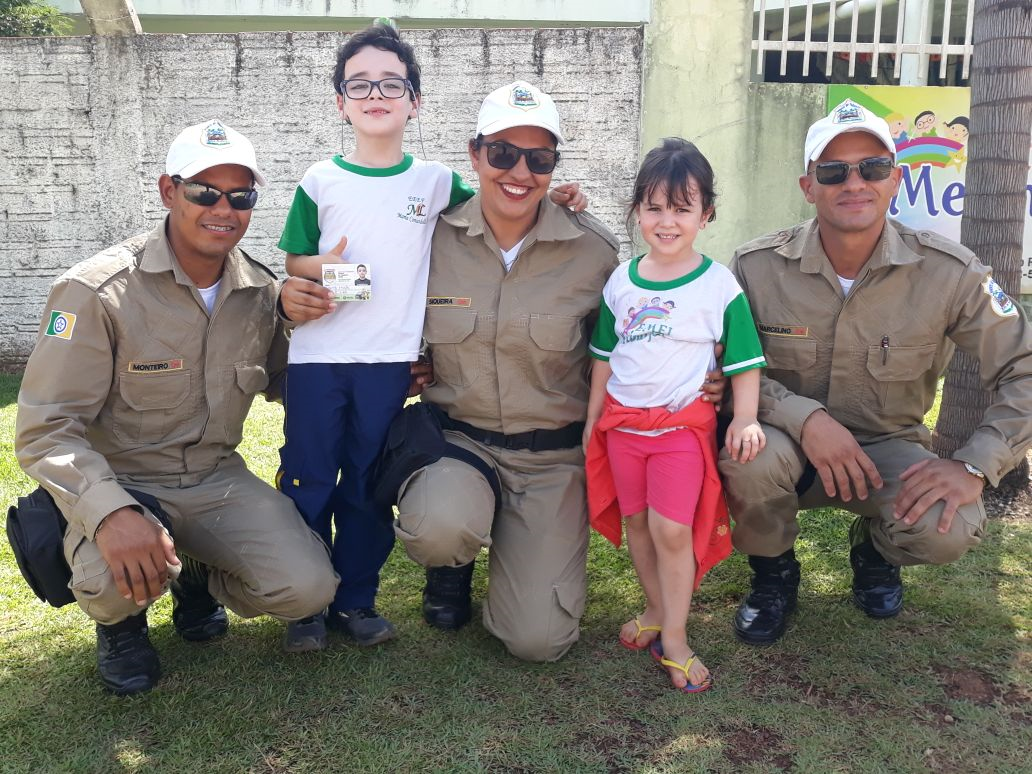 EDUCAÇÃO NO TRÂNSITO: EM ROLIM DE MOURA AGENTES DA COMTRAN REALIZAM BLITZ EDUCATIVA EM CRECHE MUNICIPAL - News Rondônia