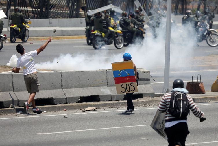 PROTESTOS NA VENEZUELA JÁ FIZERAM DOIS MORTOS E DEZENAS DE FERIDOS - News Rondônia