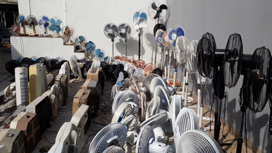 COLECIONADOR ENFRENTA O CALOR COM MAIS DE 300 VENTILADORES - News Rondônia