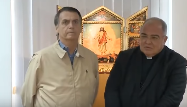 EM ENCONTRO COM CARDEAL, BOLSONARO ASSINA COMPROMISSO EM 'DEFESA DA FAMÍLIA' - VÍDEO - News Rondônia