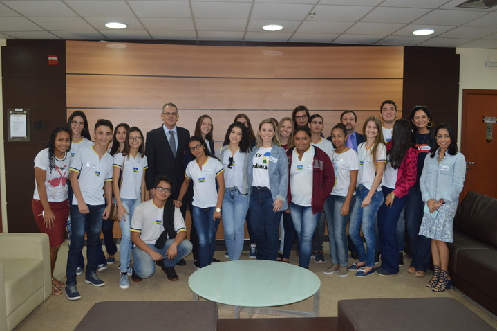PRESIDENTE DA AMERON APRESENTA AS ESTRUTURAS DO JUDICIÁRIO AOS ESTUDANTES DA REDE PÚBLICA DO INTERIOR DE RONDÔNIA - News Rondônia