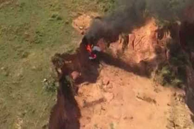 ULTRALEVE CAI E DEIXA DOIS MORTOS NA ZONA OESTE DO RIO - News Rondônia