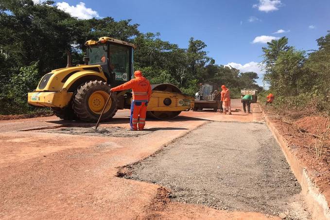 DER trabalha na recuperação do asfalto na RO-205, trecho que liga Cujubim à BR-364 - News Rondônia
