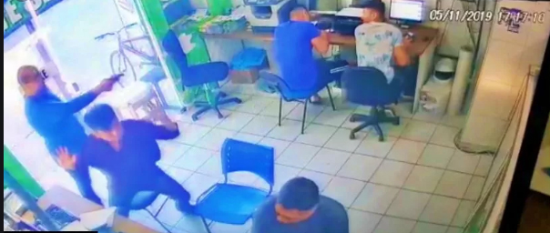 CENAS FORTES: SOLDADO DA PRE MORRE APÓS REAGIR A ASSALTO; VÍDEO MOSTRA O MOMENTO - News Rondônia