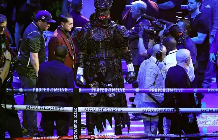 LUTA: BOXEADOR CULPA FANTASIA BIZARRA POR NOCAUTE EM DERROTA - News Rondônia