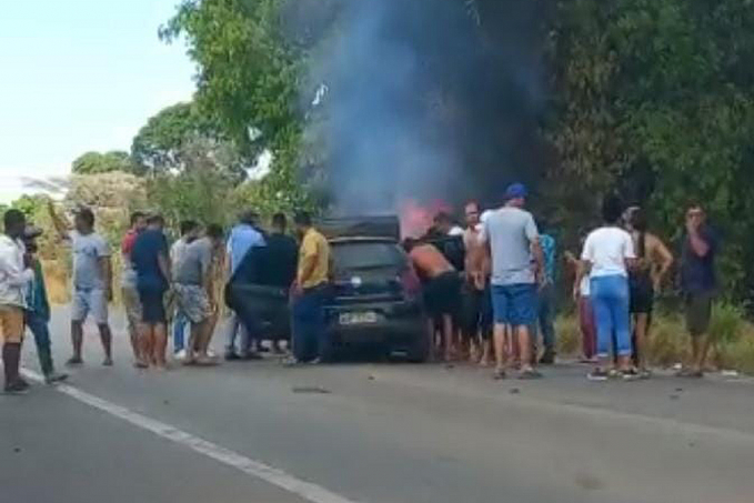INCÊNDIO E MORTE: Após carro pegar fogo, mulher morre no hospital e três ficam feridos na BR-364 - News Rondônia