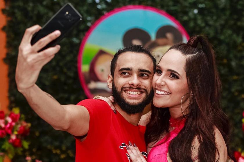 A FAZENDA: MARIDO DE PERLLA DÁ PITI E DIZ QUE FOI TRAÍDO - News Rondônia