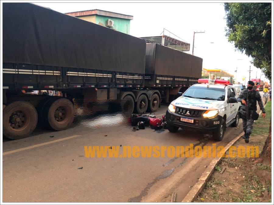 Passageira de moto morre esmagada por carreta e motociclista é preso com arma de fogo - News Rondônia