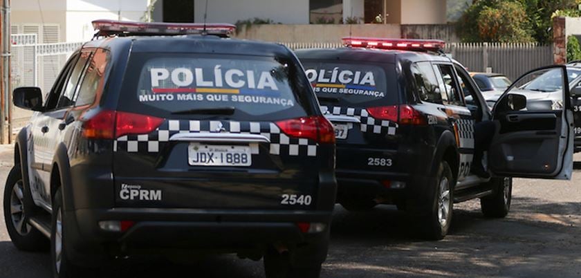 BANDIDOS DÃO 15 TIROS EM CARRO DE SARGENTO DA PM DURANTE ASSALTO NO DF - News Rondônia