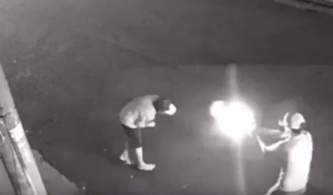 VÍDEO: HOMEM MATA MORADOR DE RUA A TIROS EM SANTO ANDRÉ (SP) - News Rondônia