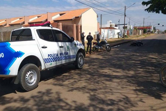 Cachorro provoca acidente envolvendo duas motos e expõe entregador inabilitado trabalhando com veículo irregular - News Rondônia
