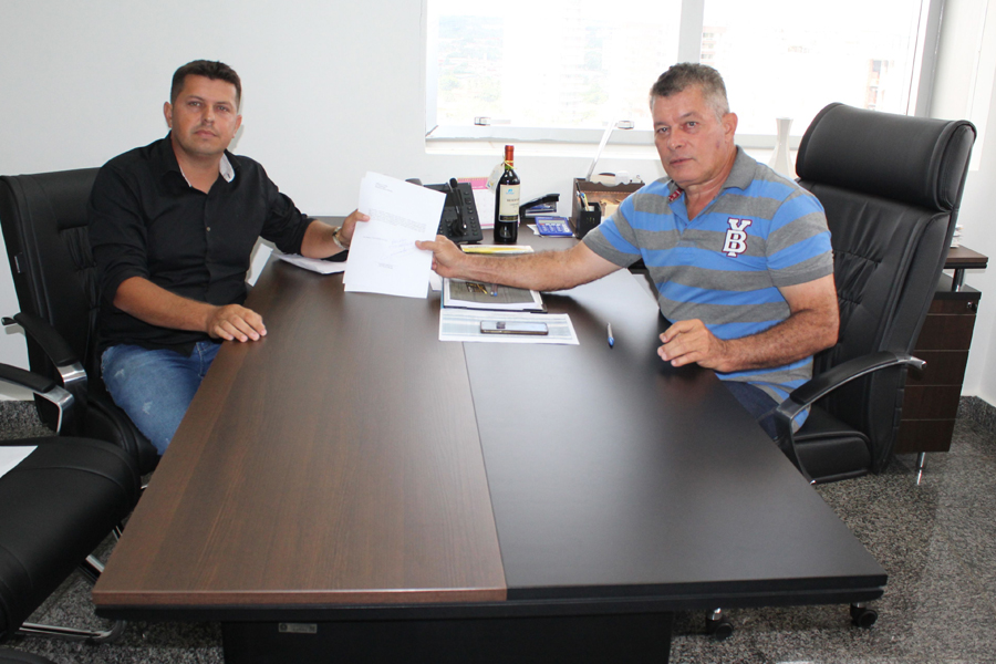 Emenda do deputado Edson garante a compra de Kits de livros didáticos para a Escola Santa Marcelina de Alto Paraíso - News Rondônia