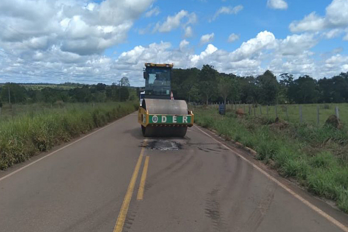 DER executa recuperação e manutenção de 40 quilômetros da RO-010 ; trecho liga distrito de Nova Estrela a Pimenta Bueno - News Rondônia