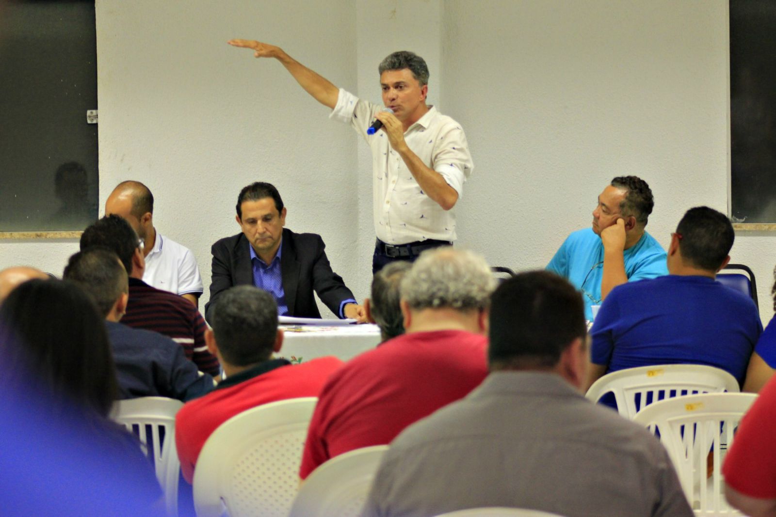 EXPEDITO JUNIOR FIRMA COMPROMISSO PARA REVER PCCS DE TODAS CATEGORIAS - News Rondônia