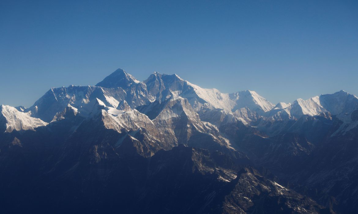 COVID-19: NEPAL FECHA EVEREST E NEGA VISTO A ATLETA BRASILEIRO - News Rondônia
