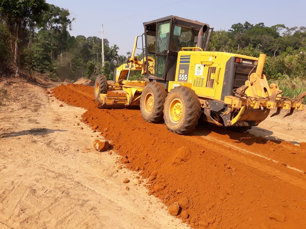 PREFEITURA REALIZA PATROLAMENTO E ENCASCALHAMENTO EM ESTRADAS RURAIS DA CAPITAL - News Rondônia