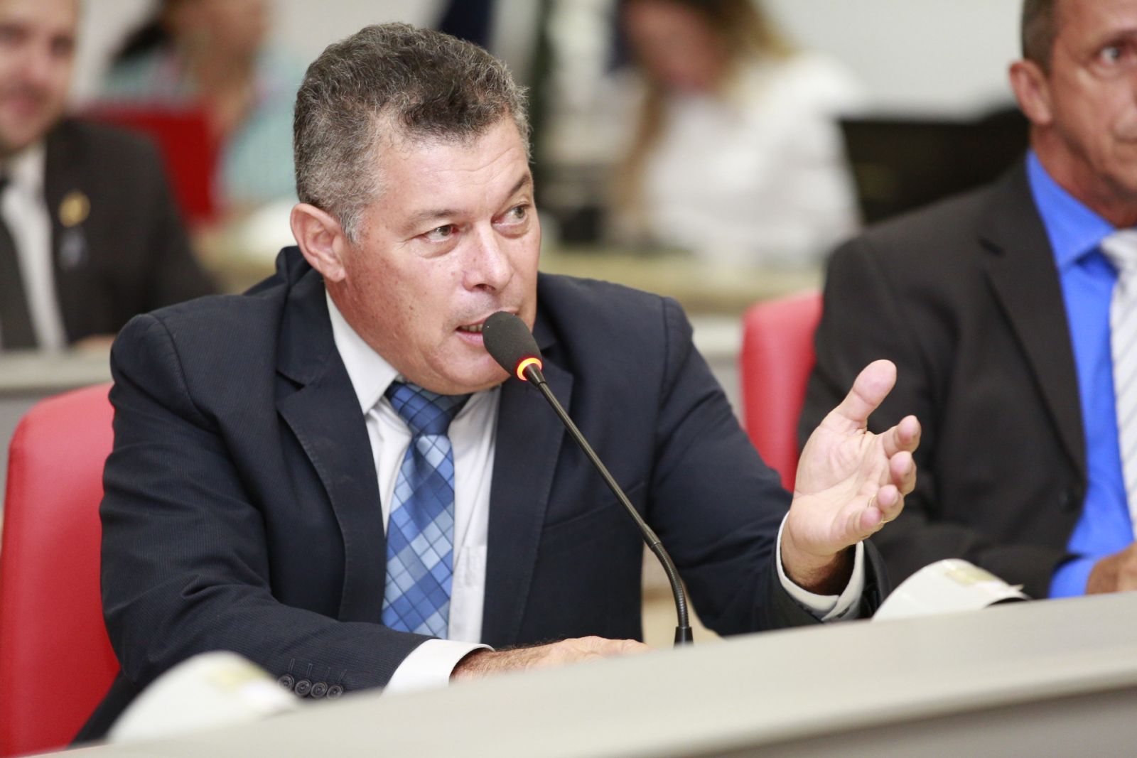 Deputado Edson Martins destina recurso para climatização em Escola de Porto Velho - News Rondônia