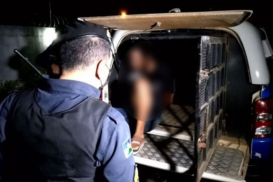SELVAGERIA - Jovem agride a mãe, esposa, avó e ameaça atear fogo na residência - News Rondônia
