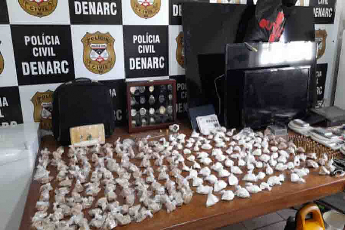 OSTENTAÇÃO - Denarc prende traficante com droga avaliada em mais de 100 mil reais na zona leste - News Rondônia
