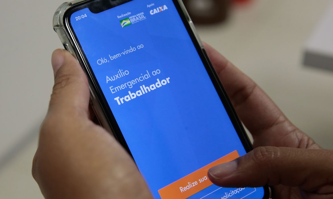 Caixa vai pagar parcelas de R$ 200? Qual será o novo nome no novo auxílio? - News Rondônia