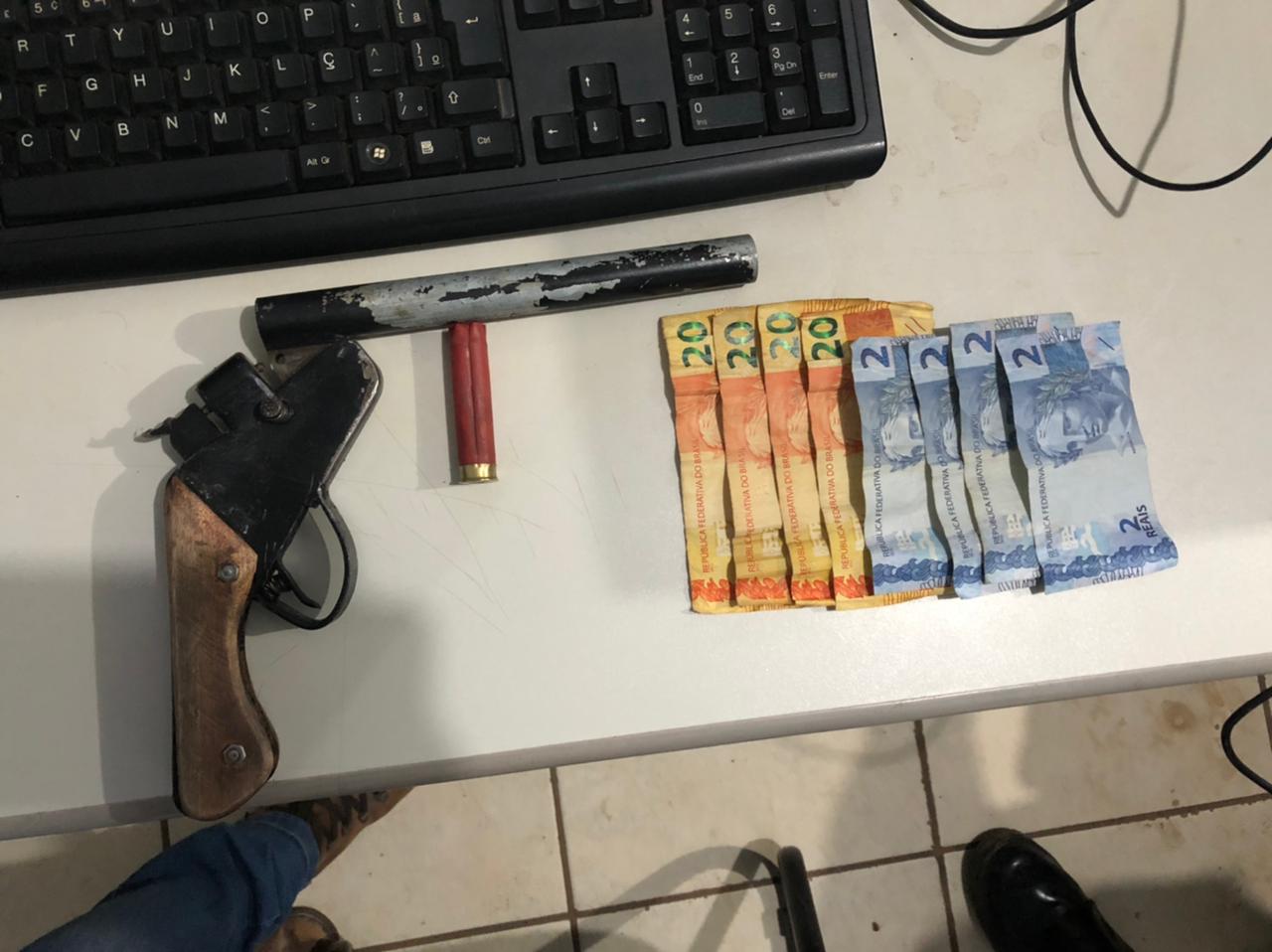MAIS UM - Bandido é surrado e pede socorro da polícia - News Rondônia