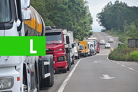 OS HERÓIS CAMINHONEIROS NOS REPRESENTAM, ELES TENTAM AJUDAR A SALVAR O BRASIL - News Rondônia