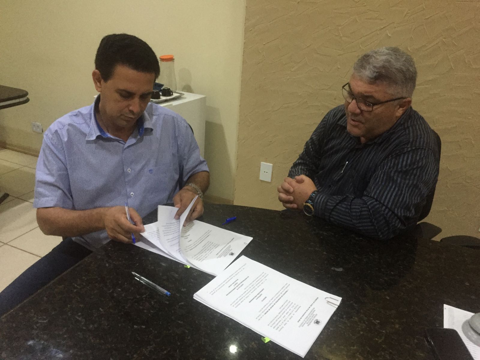 PREFEITO DE ROLIM DE MOURA ASSINA DECRETO DE LEI ANTICORRUPÇÃO - News Rondônia