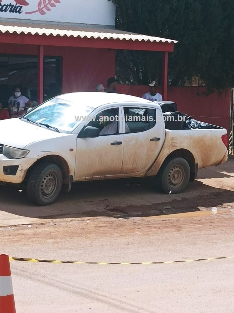 Homem é executado dentro de caminhonete enquanto esperava esposa na frente de padaria - News Rondônia