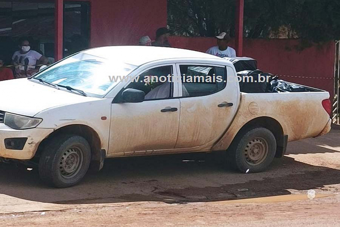 Homem é executado dentro de caminhonete enquanto esperava esposa na frente de padaria - News Rondônia