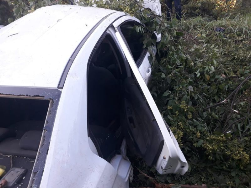 MOTORISTA ESCAPA DA MORTE APÓS SAIR DA PISTA E CAIR EM BARRANCO - News Rondônia