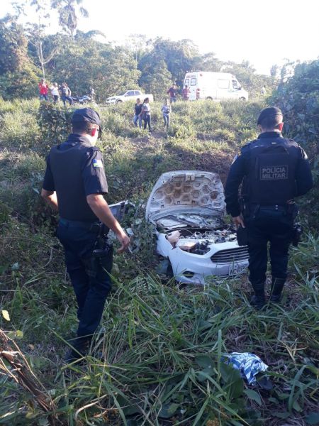 MOTORISTA ESCAPA DA MORTE APÓS SAIR DA PISTA E CAIR EM BARRANCO - News Rondônia