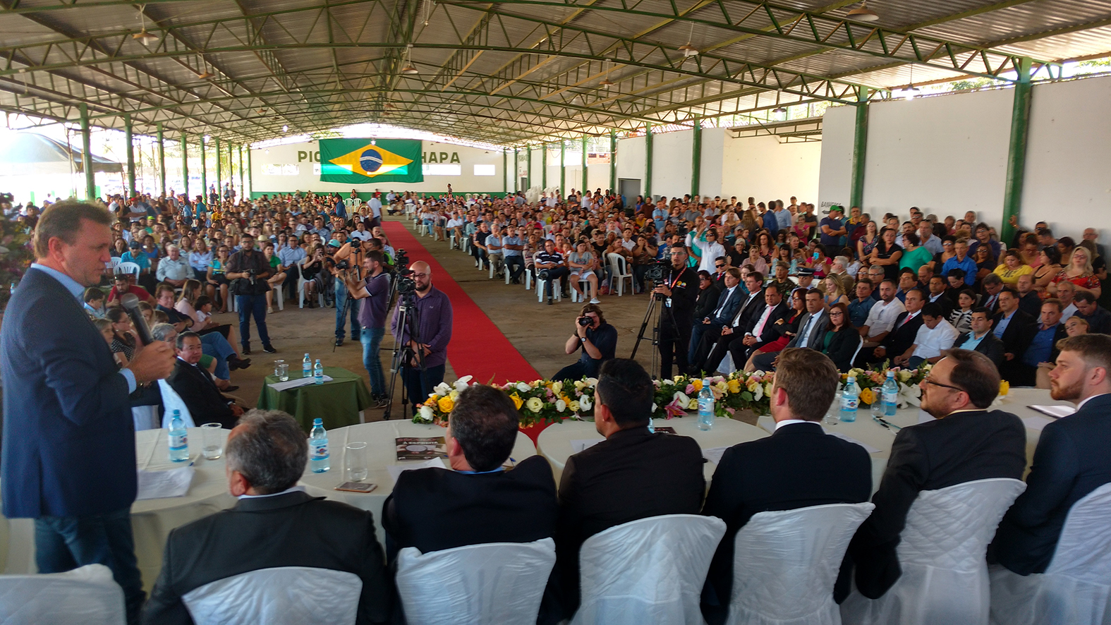 DEPUTADO LUIZINHO GOEBEL PRESTIGIA POSSE DO PREFEITO ELEITO EDUARDO JAPONÊS E REAFIRMA COMPROMISSO COM VILHENA - News Rondônia