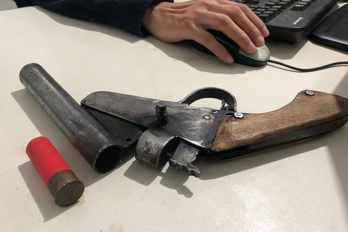 DENÚNCIA - Marginal de 17 anos é apreendido com arma na Zona Leste - News Rondônia