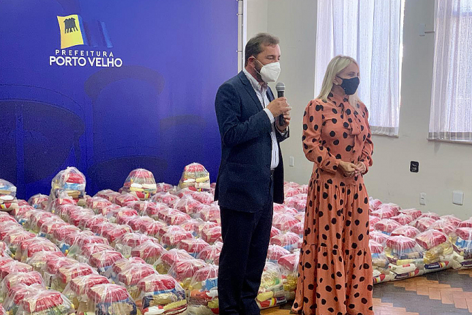 Hildon anuncia doação de sacolões comprados com salário de prefeito: 300 famílias beneficiadas - News Rondônia