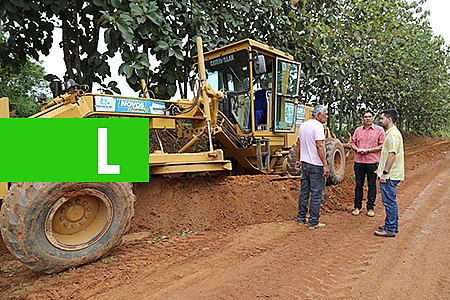 PREFEITURA DE JARU REALIZA SERVIÇO DE PATROLAMENTO NA LINHA 601 - News Rondônia