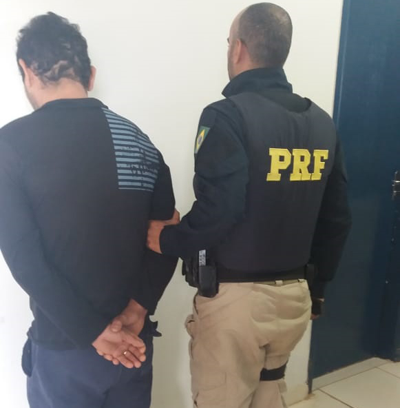 PRF CUMPRE MANDADO DE PRISÃO DECORRENTE DE PENSÃO ALIMENTÍCIA, EM ARIQUEMES - News Rondônia
