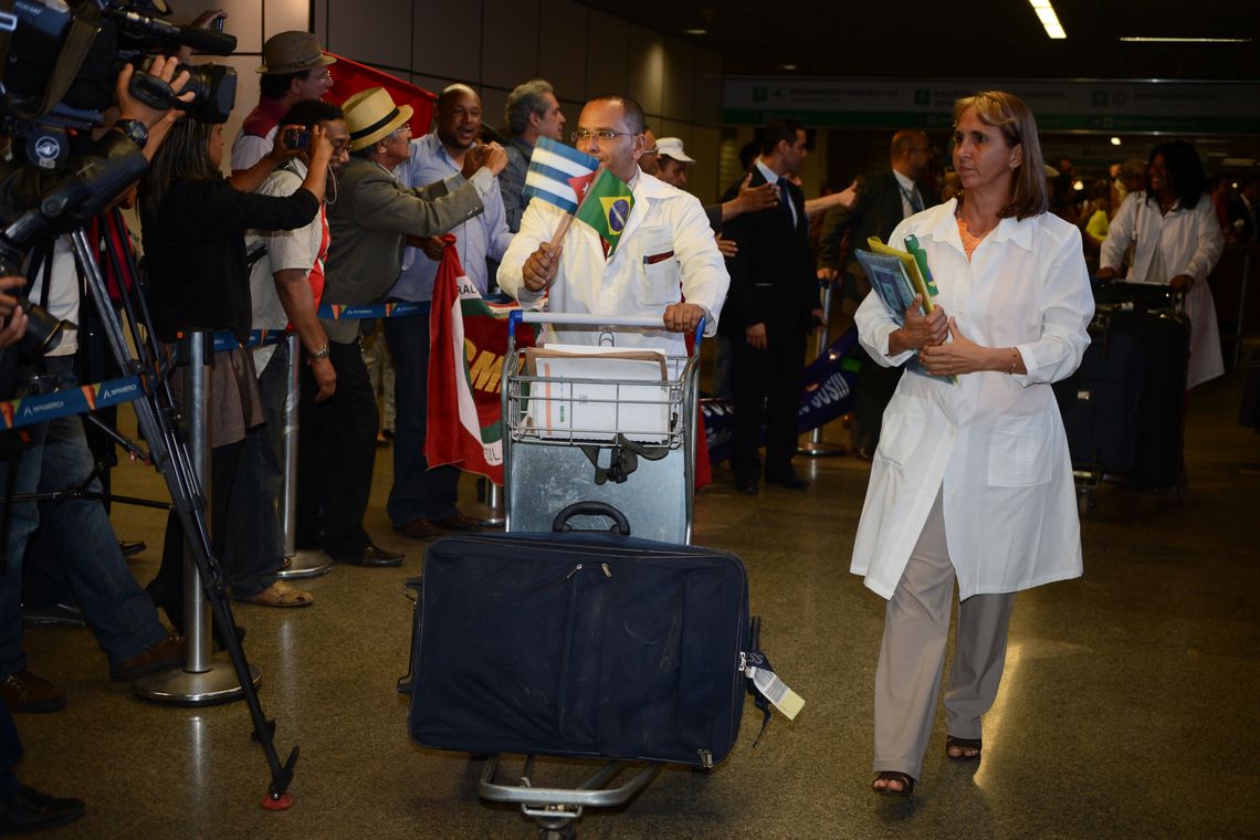 GOVERNO ESTUDA REGULARIZAR PERMANÊNCIA DE MÉDICOS CUBANOS NO BRASIL - News Rondônia