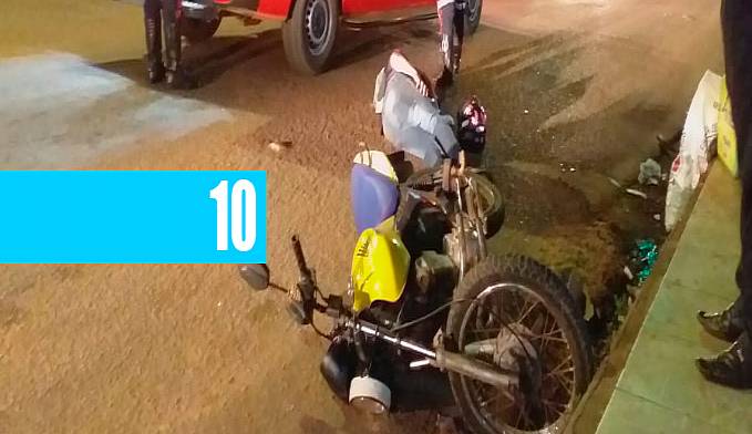 Colisão entre carro e moto deixa motociclista lesionado em cruzamento na capital - News Rondônia