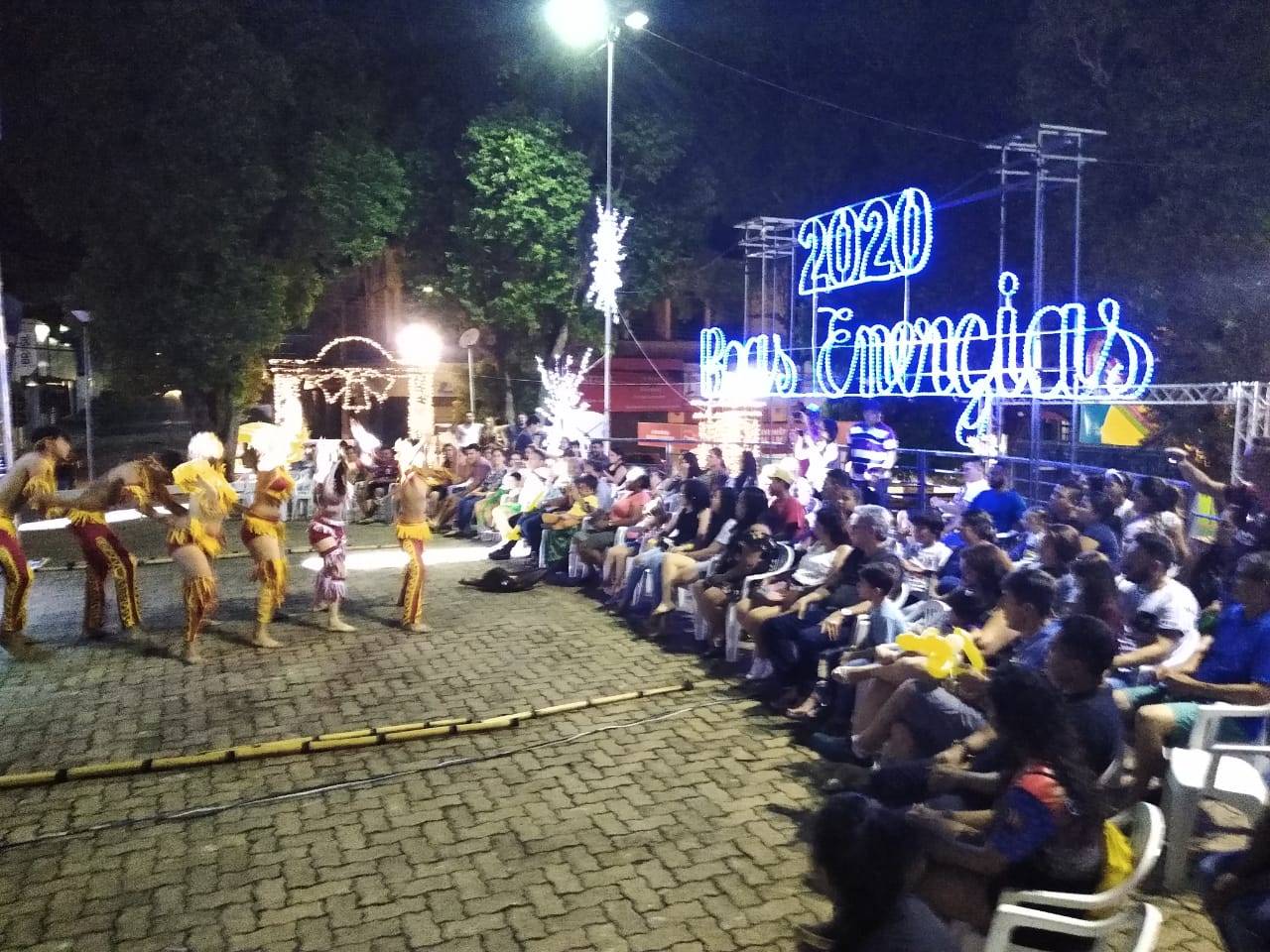 APRESENTAÇÕES CULTURAIS NA PRAÇA GETÚLIO VARGAS SÃO OPÇÕES DE LAZER NESSE FIM DE SEMANA - News Rondônia