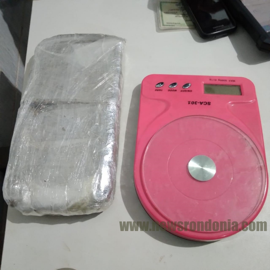 Força tática prende casal com quase um quilo de maconha na zona leste da capital - News Rondônia