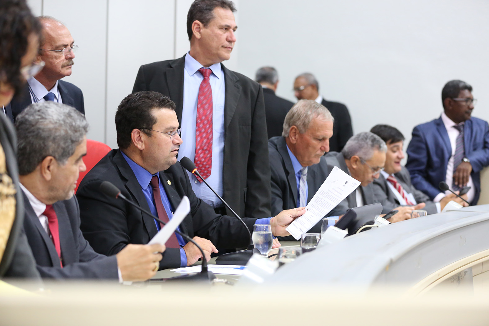 DEPUTADOS ASSINAM EMENDA COLETIVA E PEDEM EXTINÇÃO DAS RESERVAS FLORESTAIS CRIADAS POR DECRETO PELO EXECUTIVO - News Rondônia