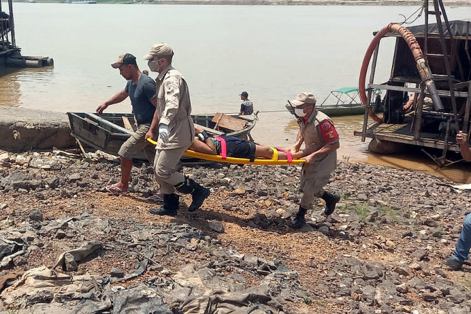 VEJA FOTOS - Mulher é resgatada após pular da ponte sobre o Rio Madeira em Porto Velho - News Rondônia
