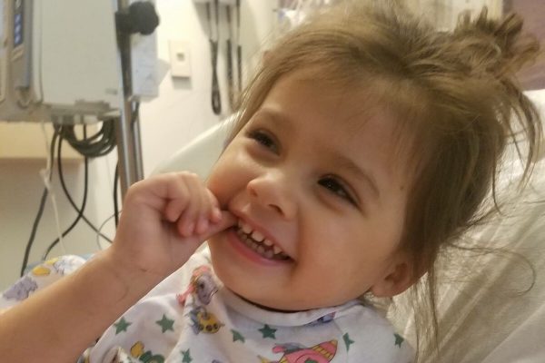 PAI VESTIDO DE PRÍNCIPE DANÇA COM FILHA COM CÂNCER NO HOSPITAL - VÍDEO - News Rondônia